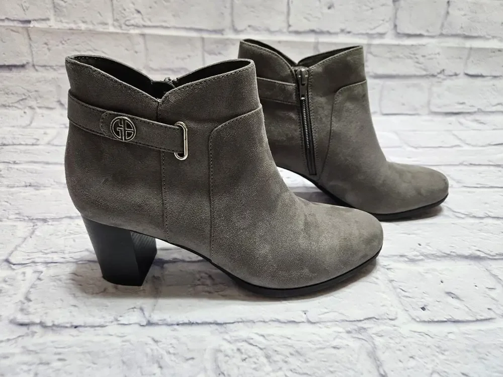 Giani Bernini Women’s Gray Suede Ankle Boots Bootie Block Heel Zip Size 10M EUC